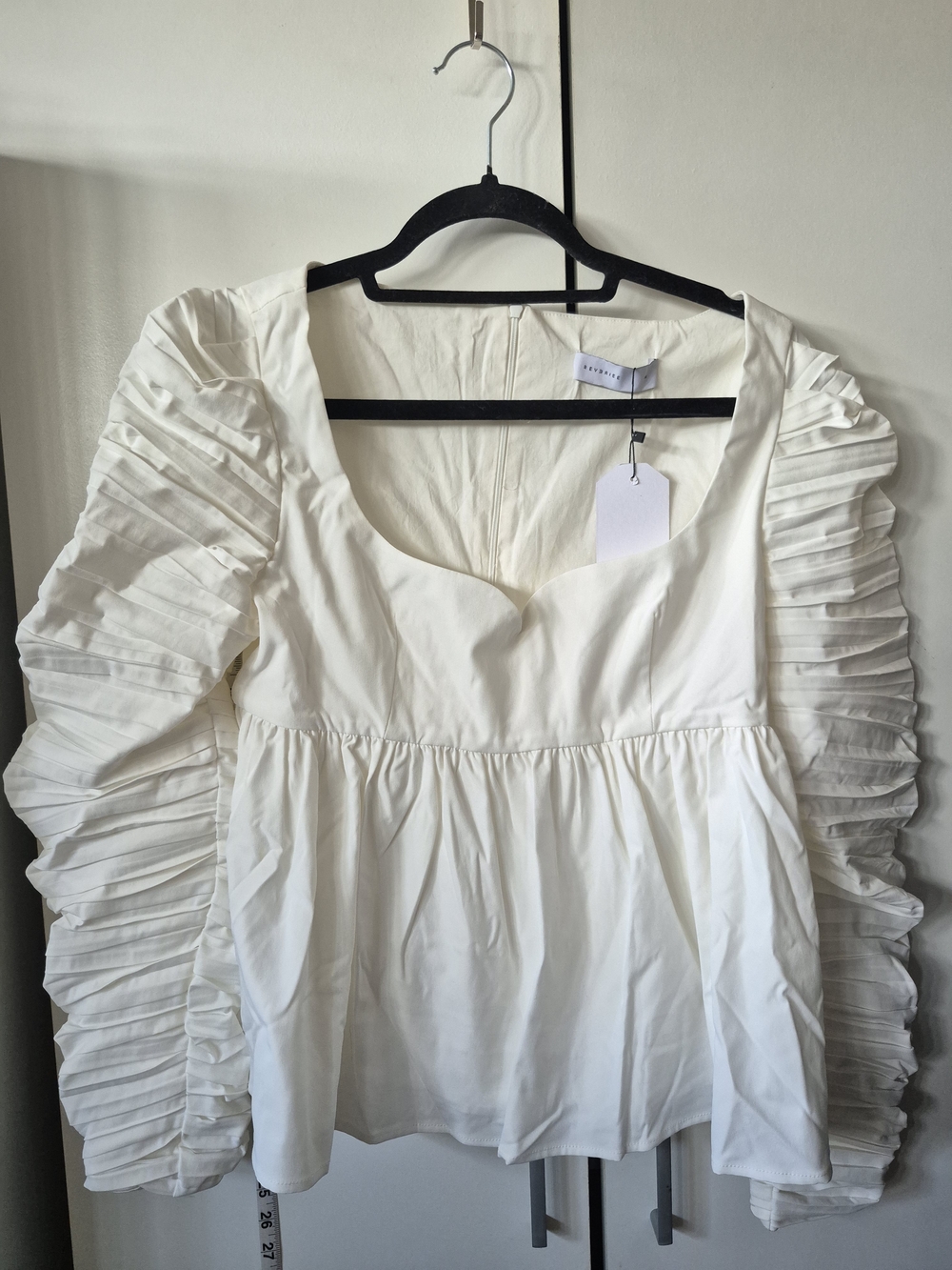 Reverie White Pleated Puff Sleeve Sweatheart Blouse